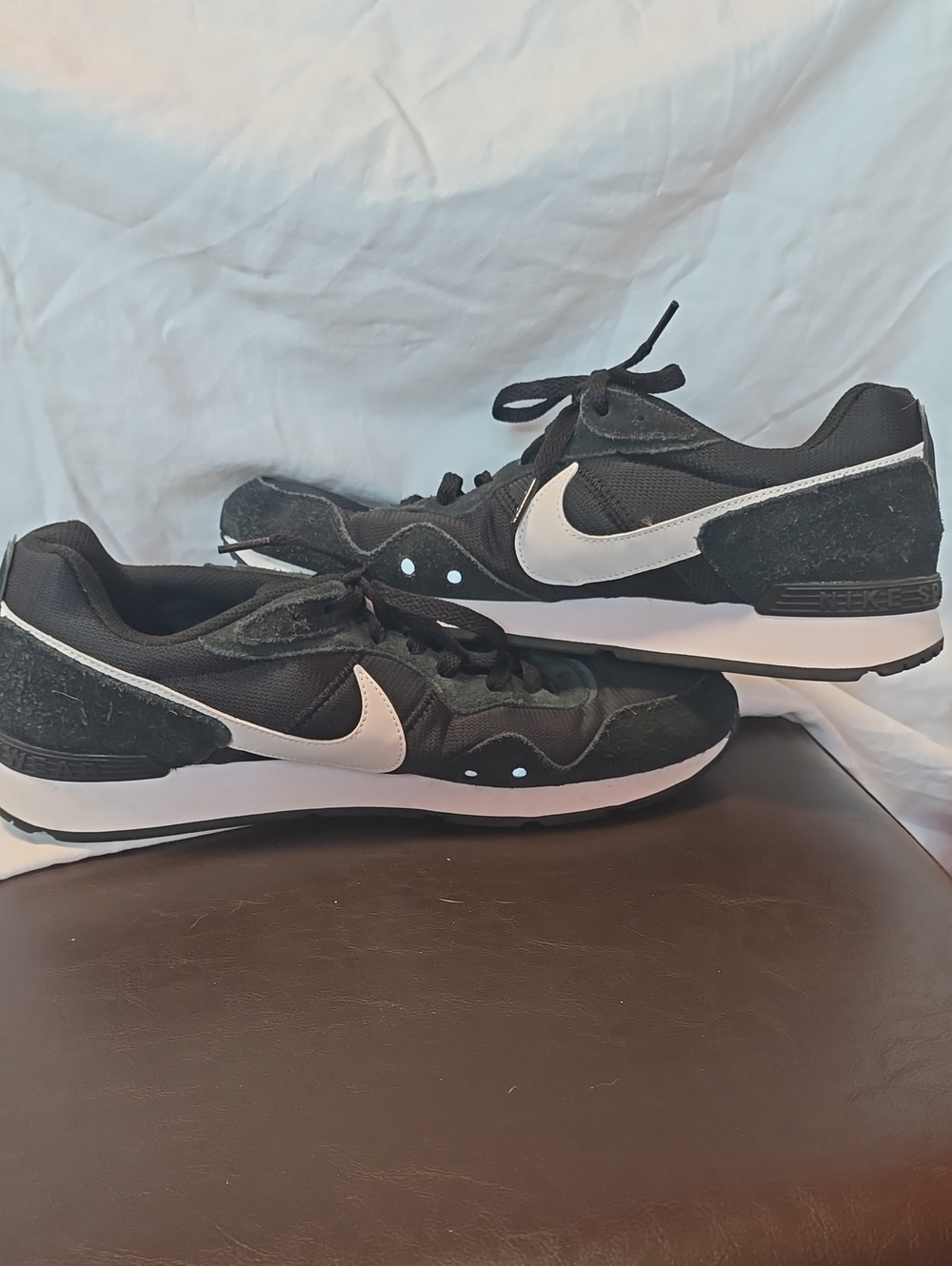 Nike Men’s Black and White Retro Running Sneakers